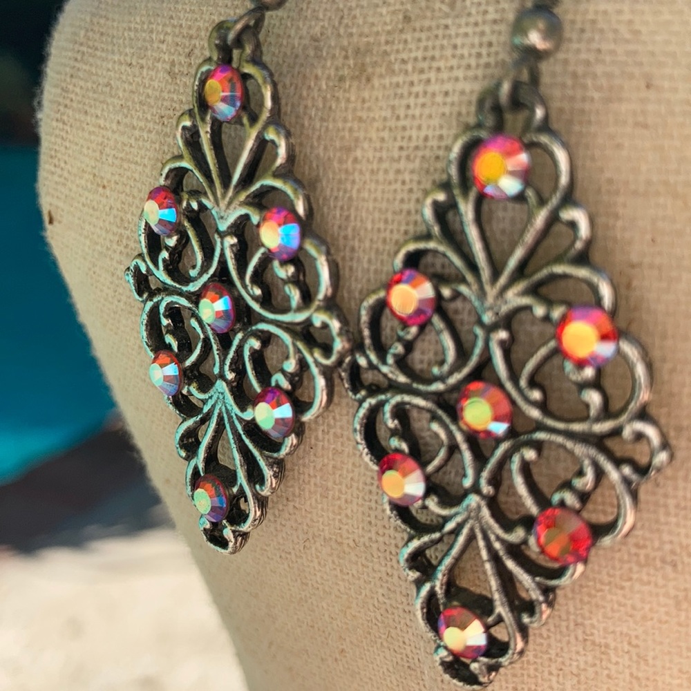 Vintage dangling Crystal Stoned Earrings